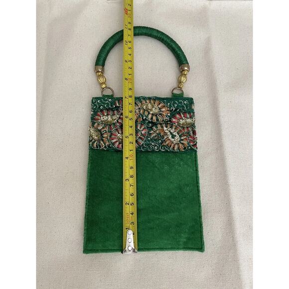 Women's elegant handbag made of velvet. Emerald color - Picture 7 of 9